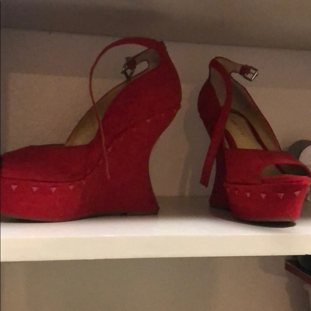 Red wedge heels